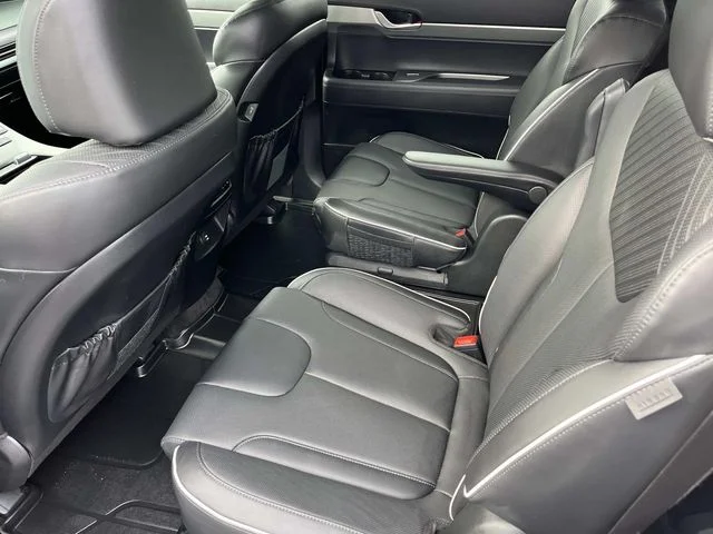 Used 2025 White Hyundai SEL image 15