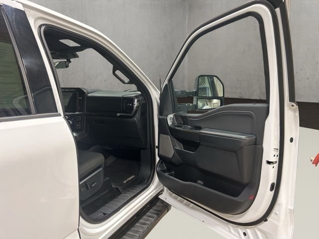 Used 2023 White Ford XLT image 19