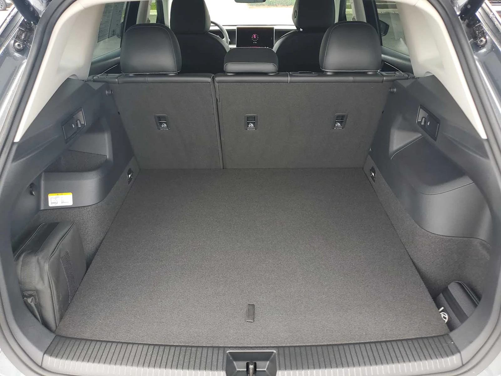 Used 2025 Gray Volkswagen SE image 19