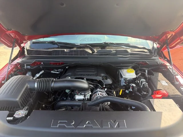 New 2027 Molten Red Pearl-Coat Exterior Paint RAM Express image 17