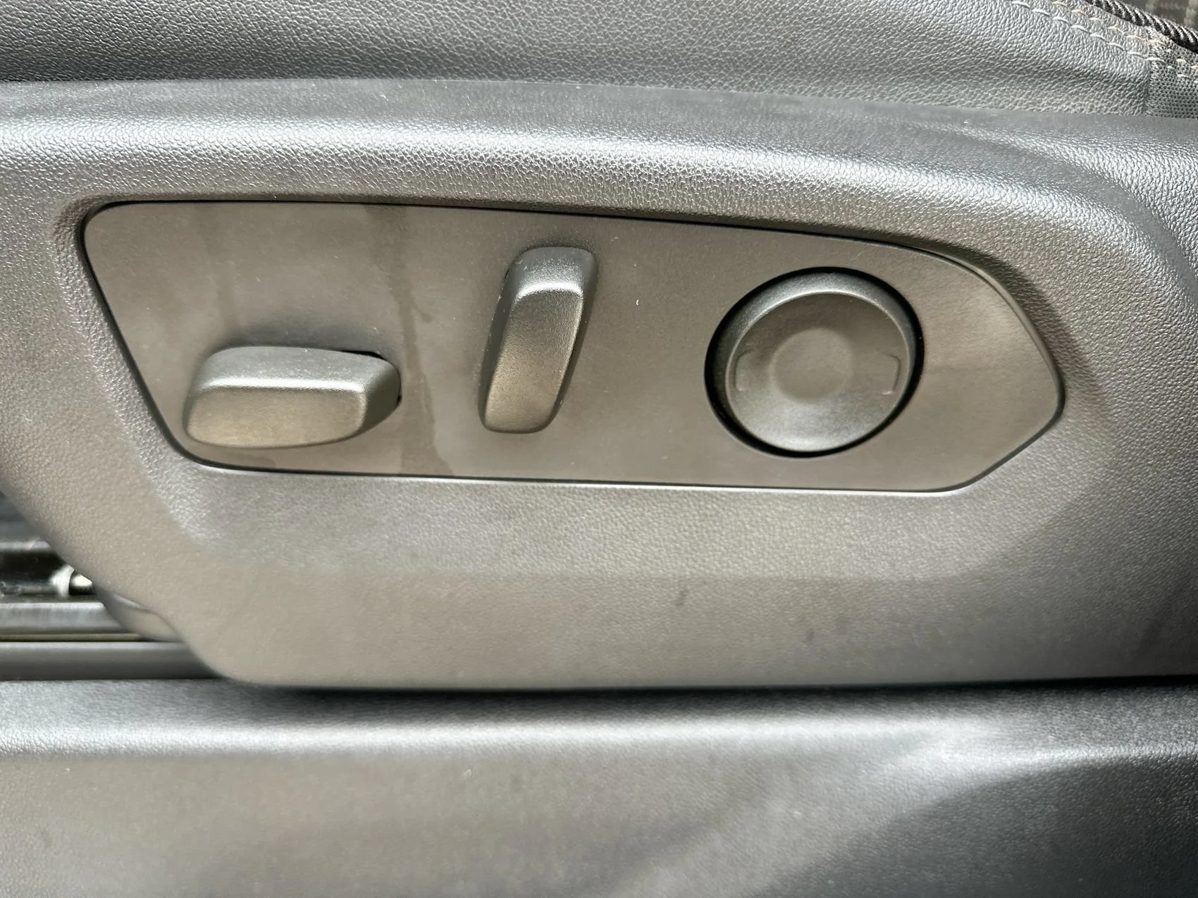 Used 2023 Dark Ash Metallic Chevrolet High Country image 12