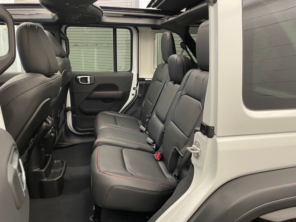 New 2026 Bright White Clear-Coat Exterior Paint Jeep Moab 392 image 19