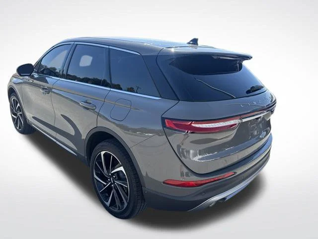 Used 2025 Gray Lincoln Reserve image 3