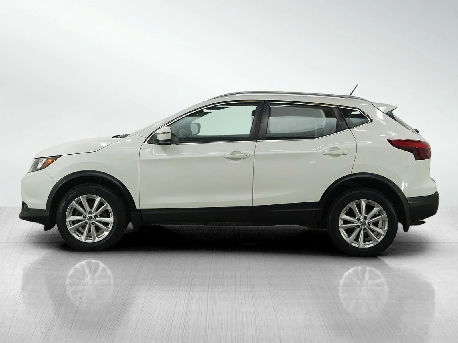 Used 2017 Nissan Rogue Sport SV with VIN JN1BJ1CR7HW110156 for sale in Burnsville, Minnesota
