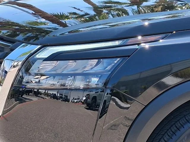 Used 2025 Black Nissan SL image 7