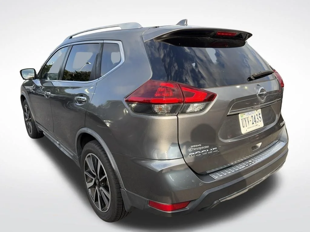 Used 2018 Gray Nissan SL image 2