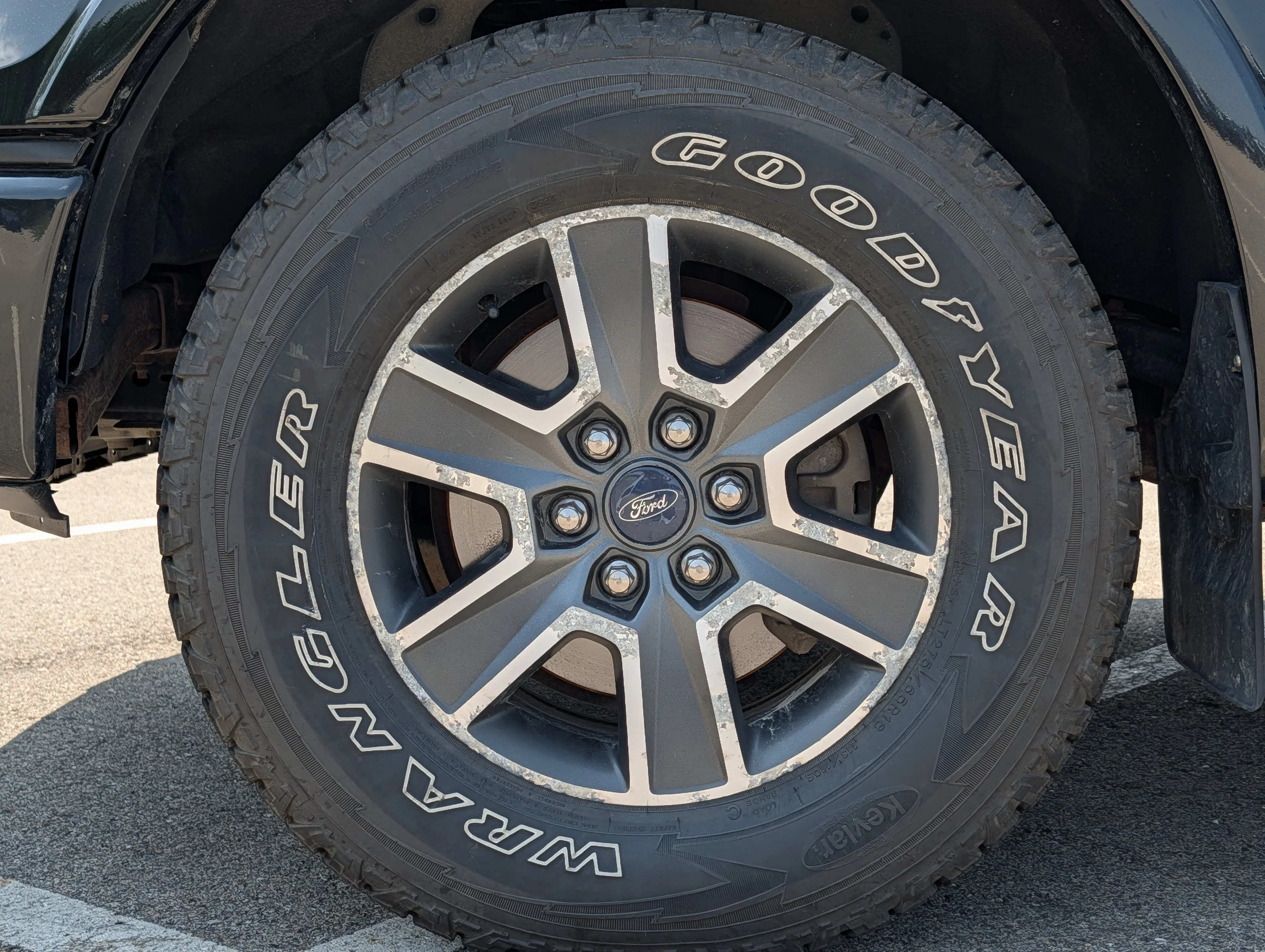 Used 2015 Tuxedo Black Metallic Ford XLT image 15
