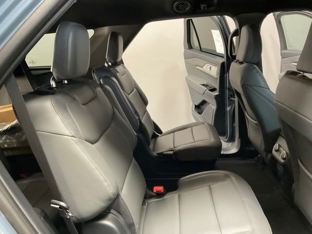 New 2027 Vapor Blue Metallic Ford Active image 26