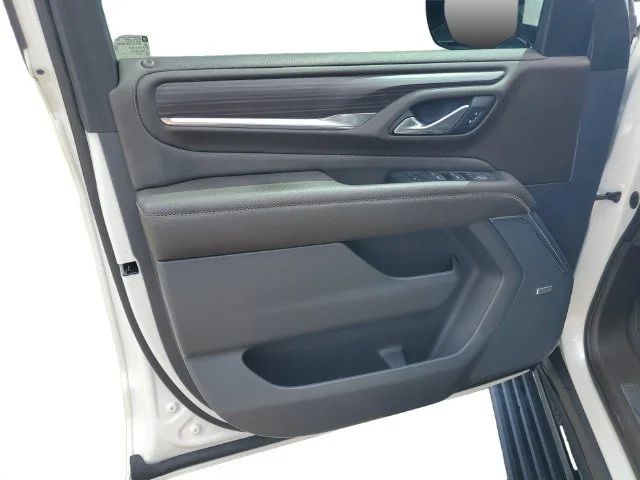 Used 2022 WHITE FROST TRICOAT GMC Denali image 13