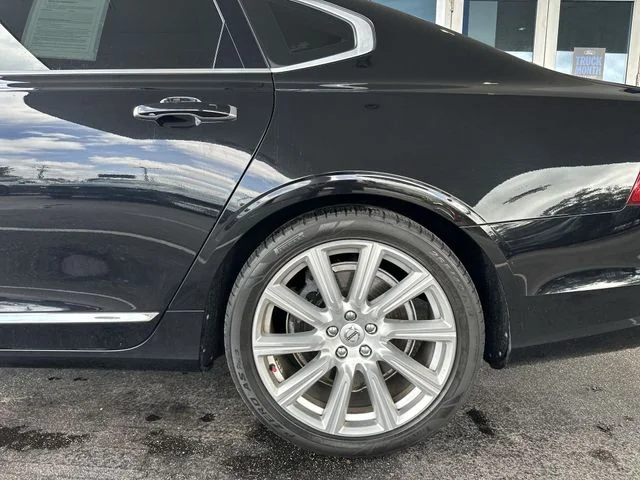 Used 2018 Black Volvo T6 Inscription image 10