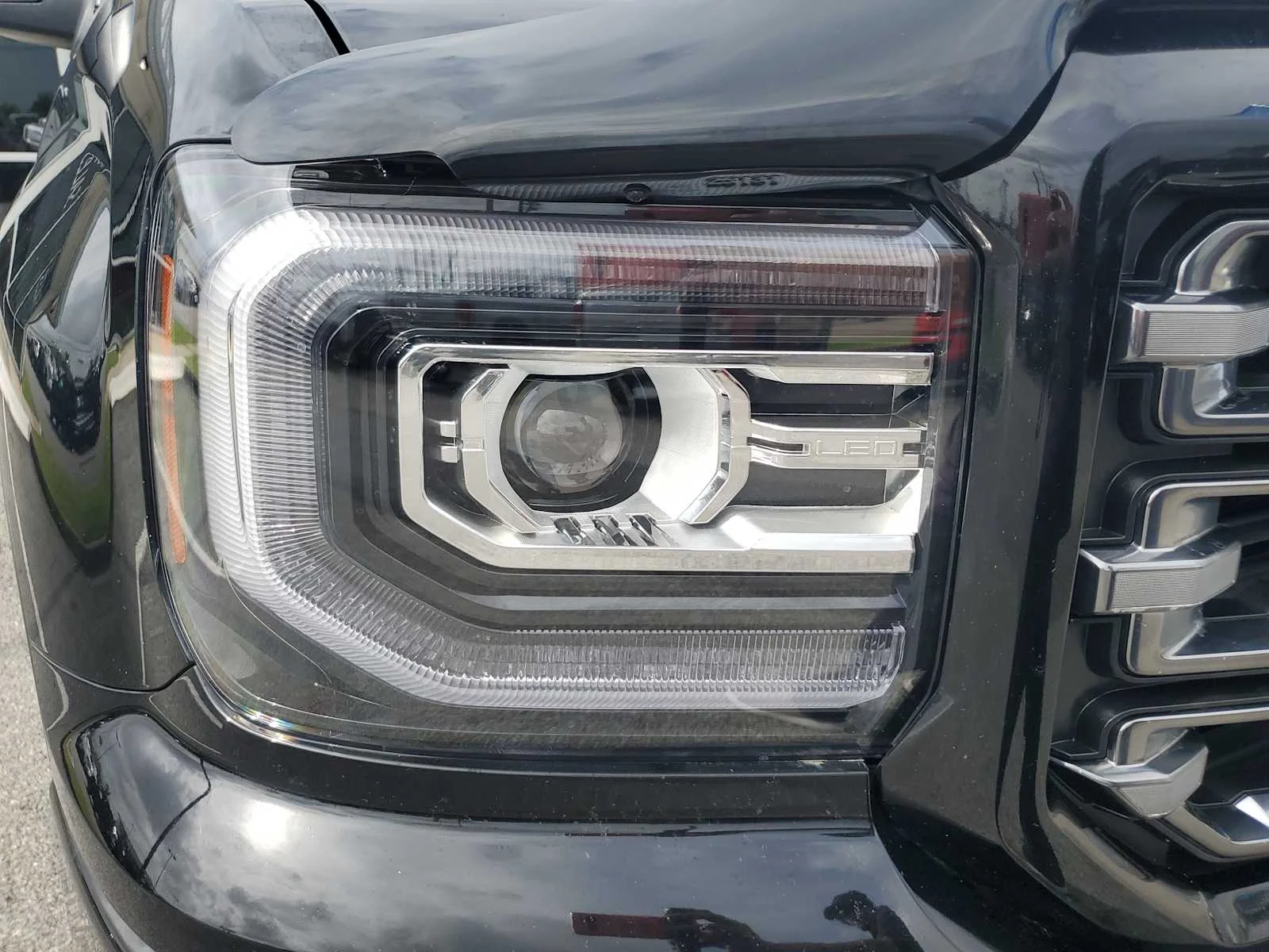 Used 2018 ONYX BLACK GMC SLT image 13