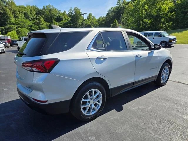 Used 2022 Silver Ice Metallic Chevrolet LT image 8