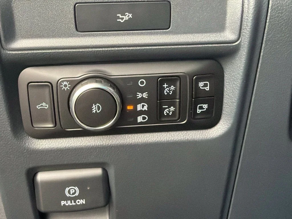 New 2026 Oxford White Ford XLT image 24