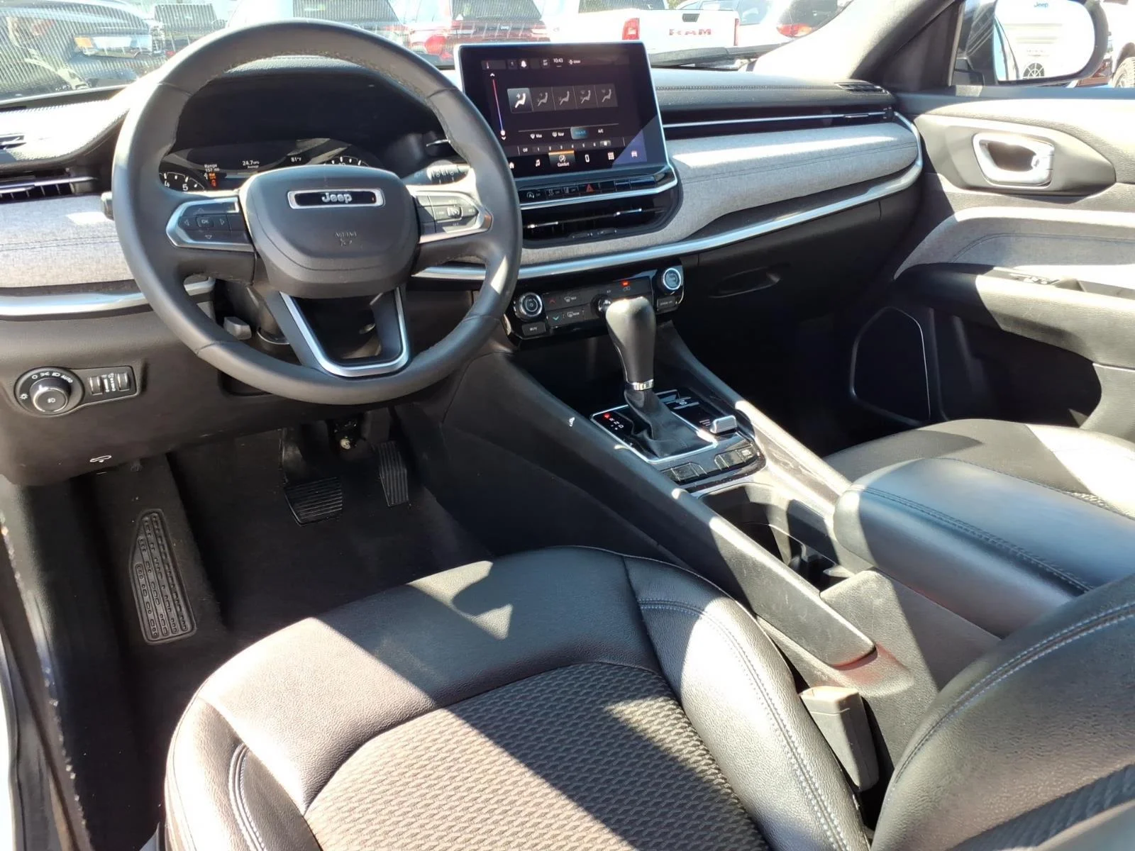 Used 2024 Bright White Clearcoat Jeep Latitude image 19