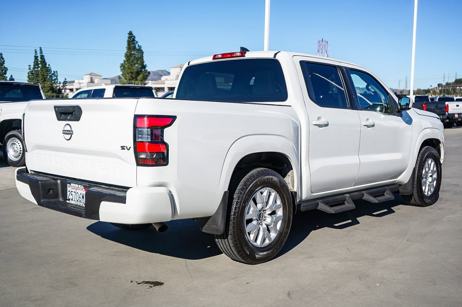 2022 Nissan Frontier SV - Photo 8