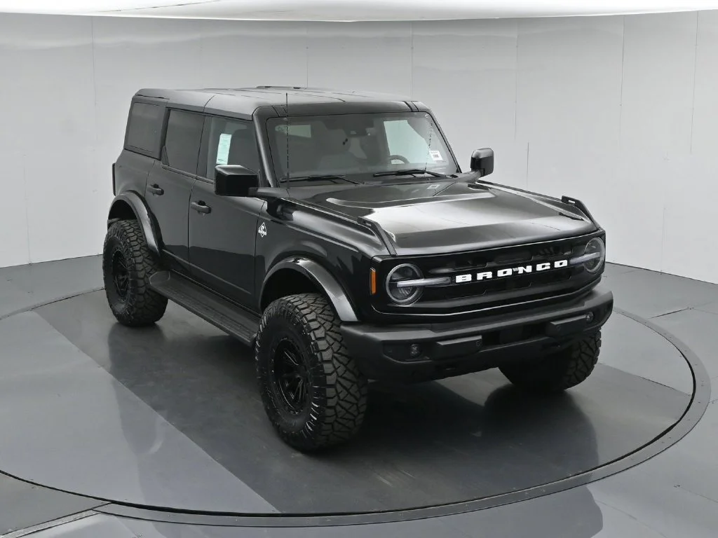 New 2026 Shadow Black Ford Outer Banks image 37