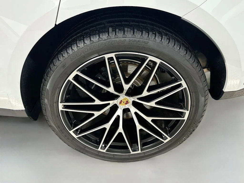 Used 2026  Porsche  image 34
