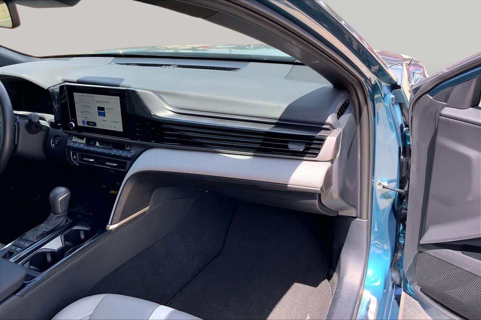 Used 2025 Ocean Gem Toyota SE image 35