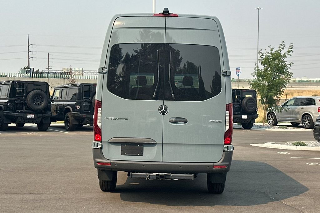 Used 2024 Blue Mercedes-Benz Cargo 170 WB image 4