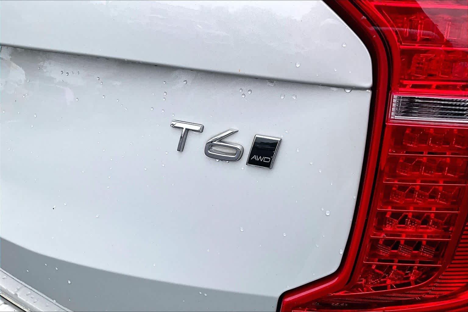 Used 2022 Birch Light Metallic Volvo Inscription image 10