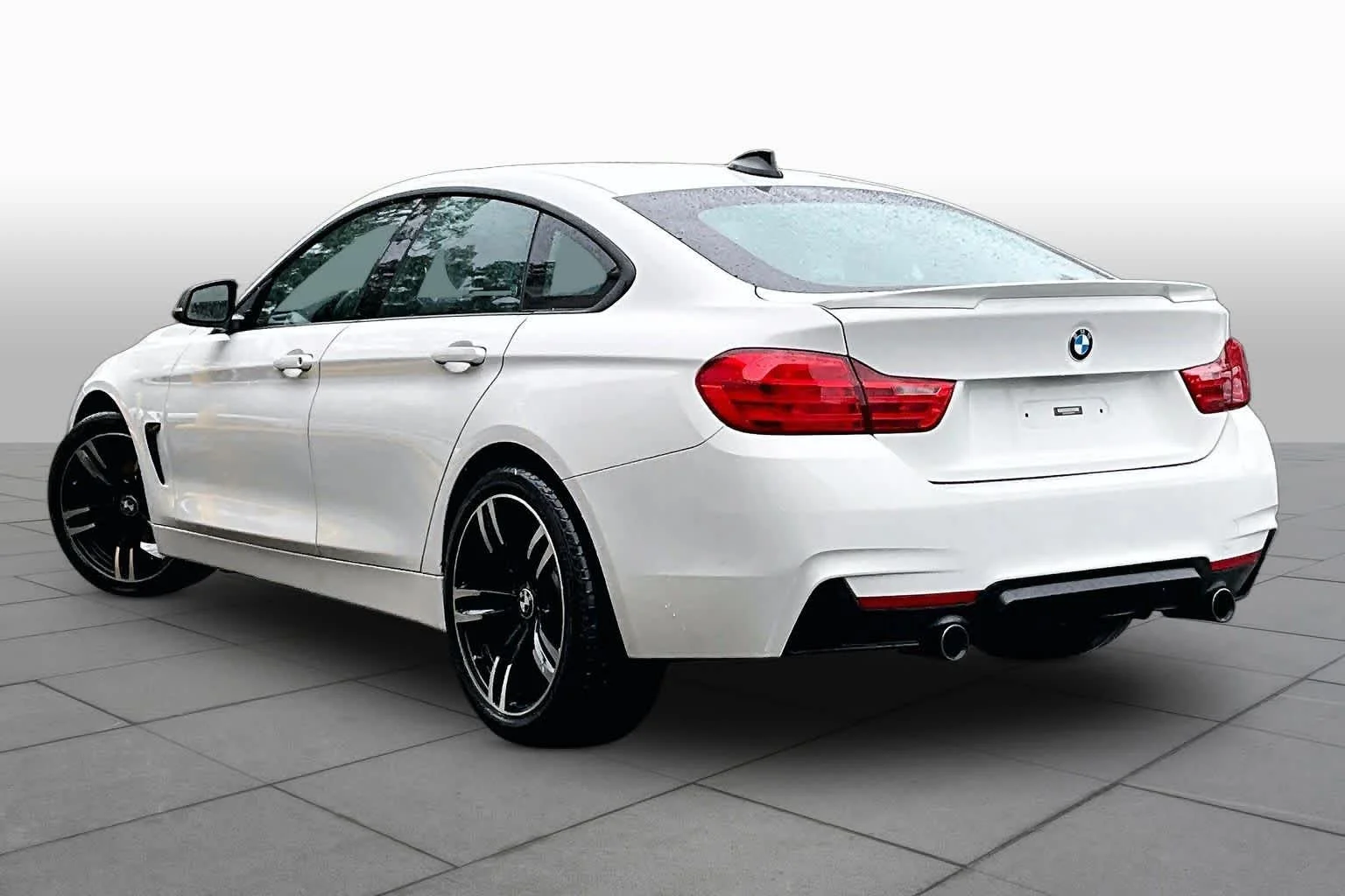 Used 2015 Alpine White BMW 428i xDrive image 11