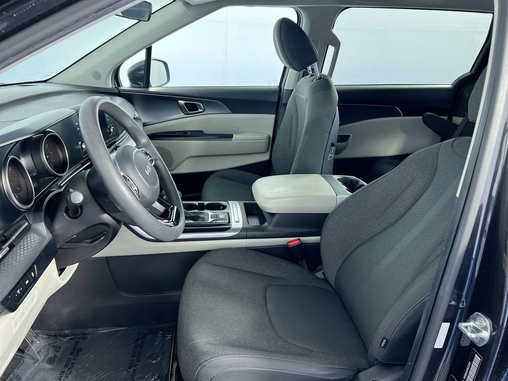 Certified Used 2024  Kia LX image 11