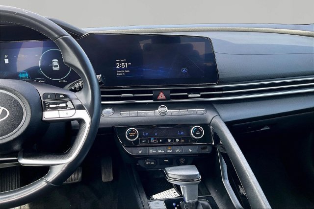 Used 2024 Black Hyundai SEL image 6
