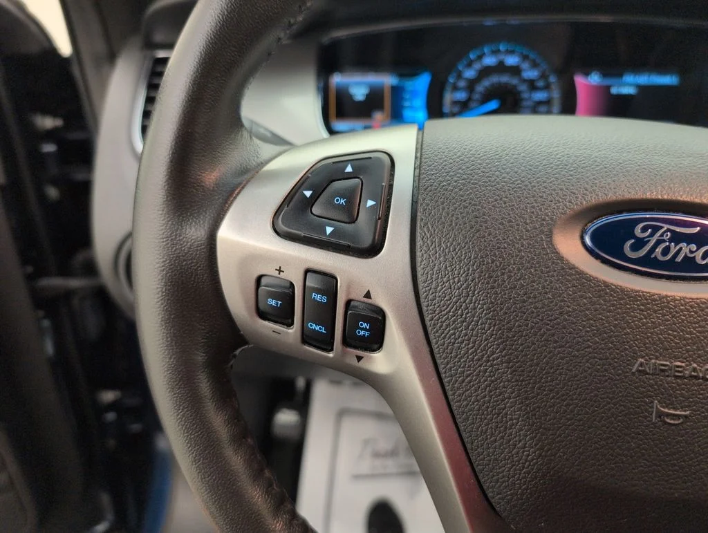 Used 2017 Blue Ford SEL image 34