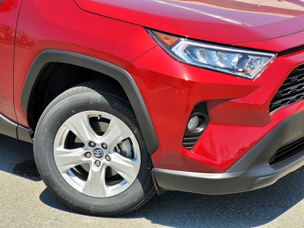 Used 2020 Red Toyota XLE image 9