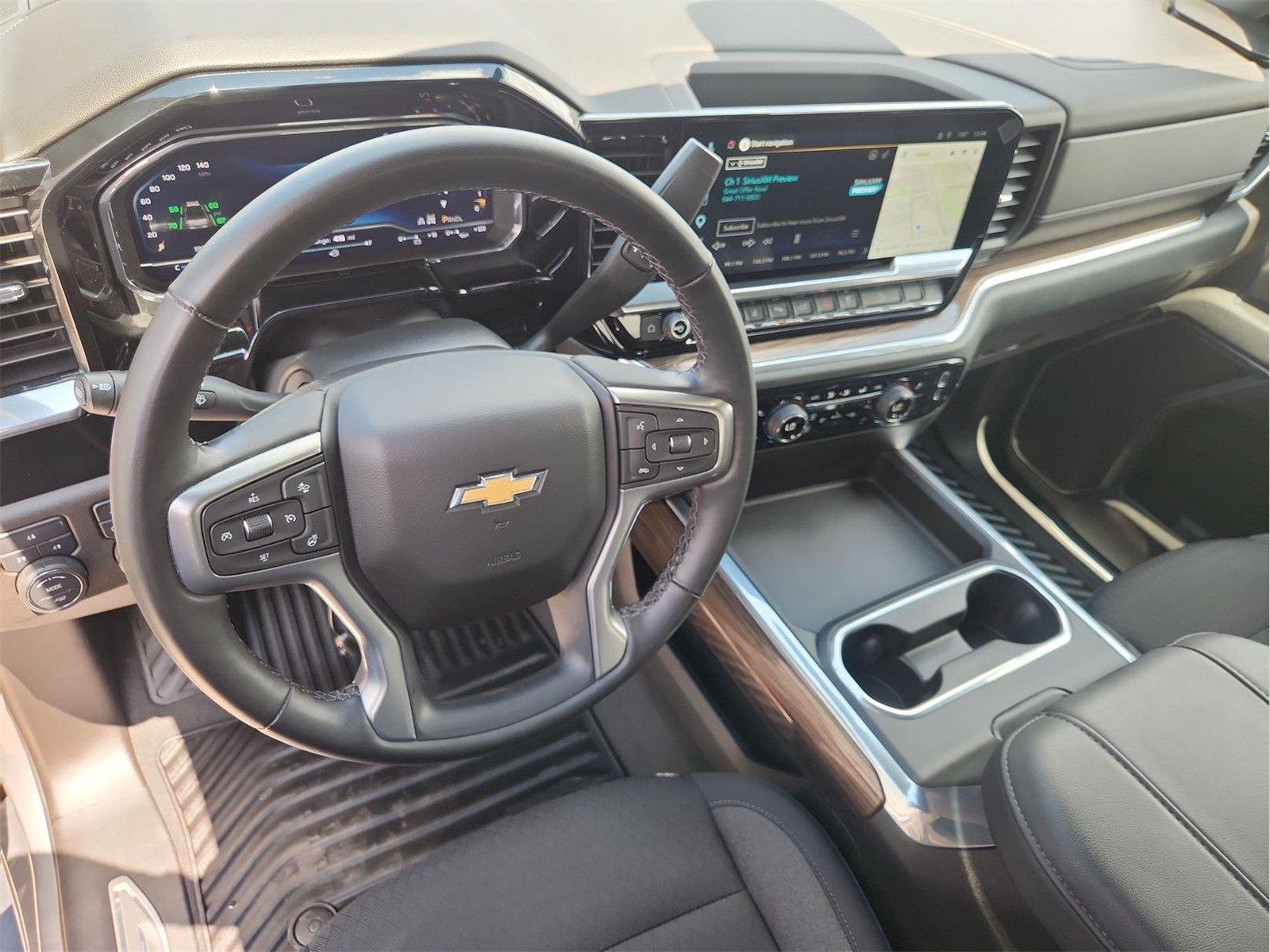 2025 Chevrolet Silverado 2500 HD photo 10 of 33