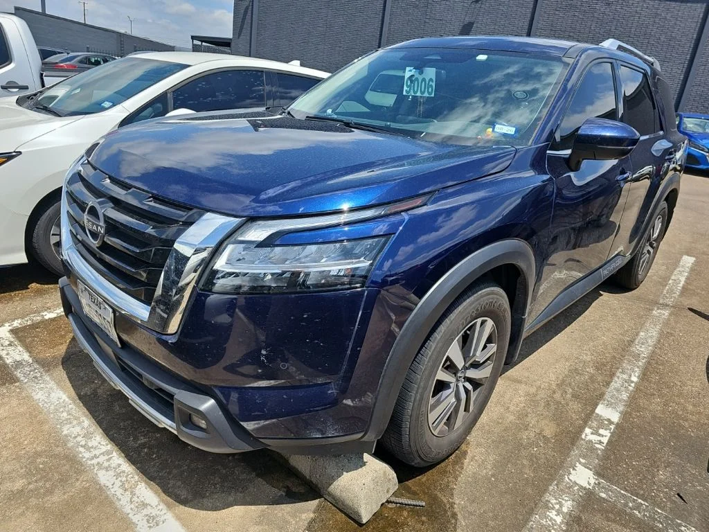 2022 Nissan Pathfinder SL 2WD's photo