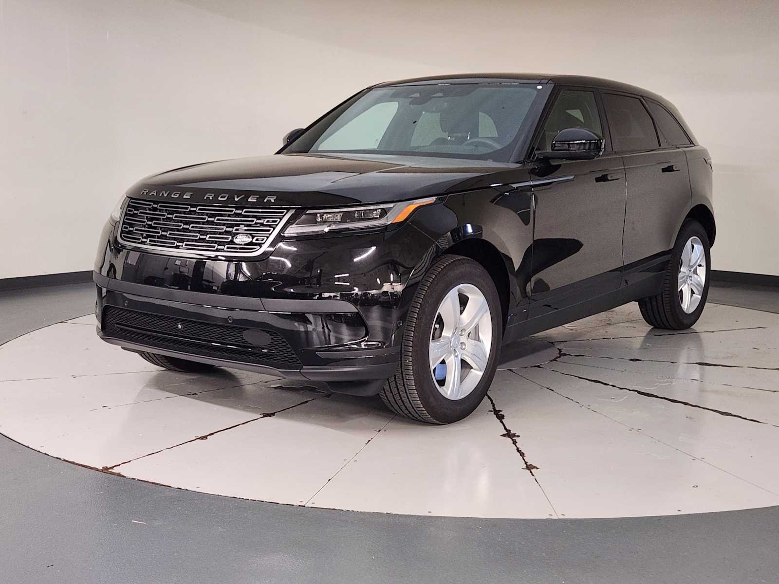Used 2026 Santorini Black Metallic Land Rover S image 1