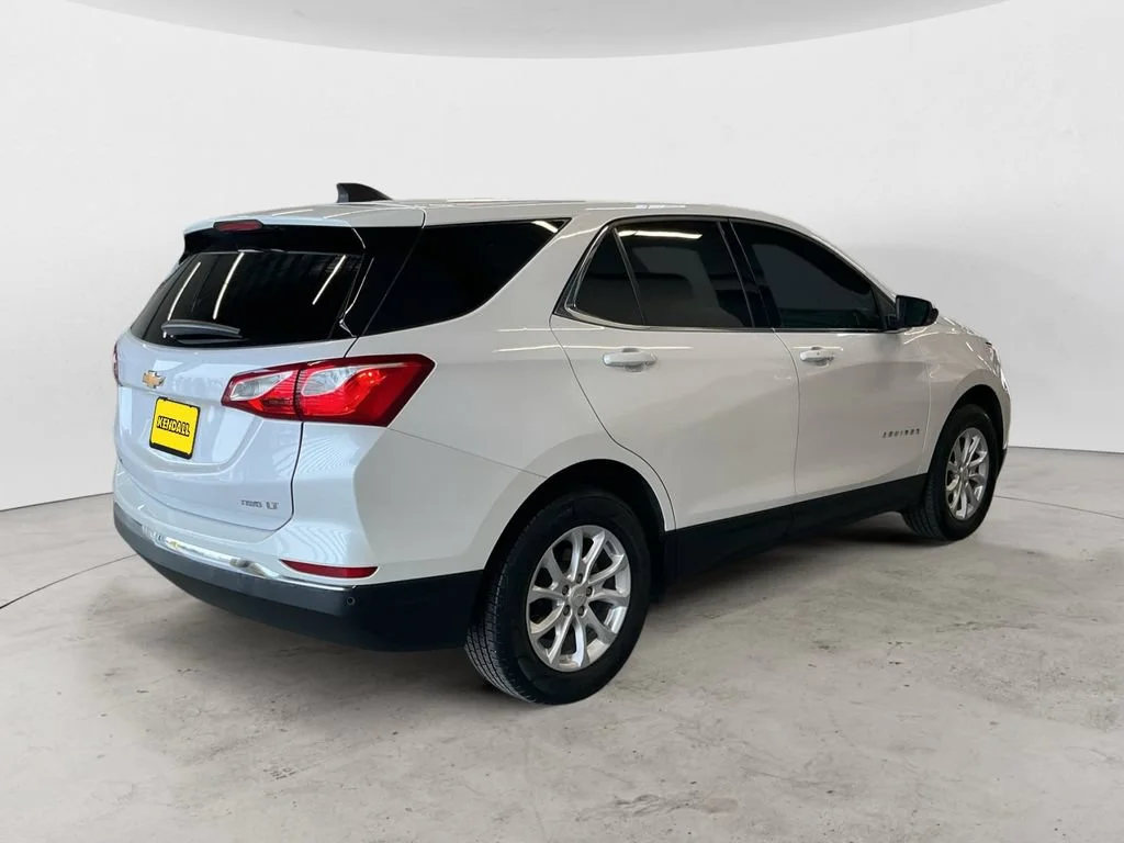 Used 2020 IRIDESCENT PEARL TRICOAT Chevrolet LT image 5