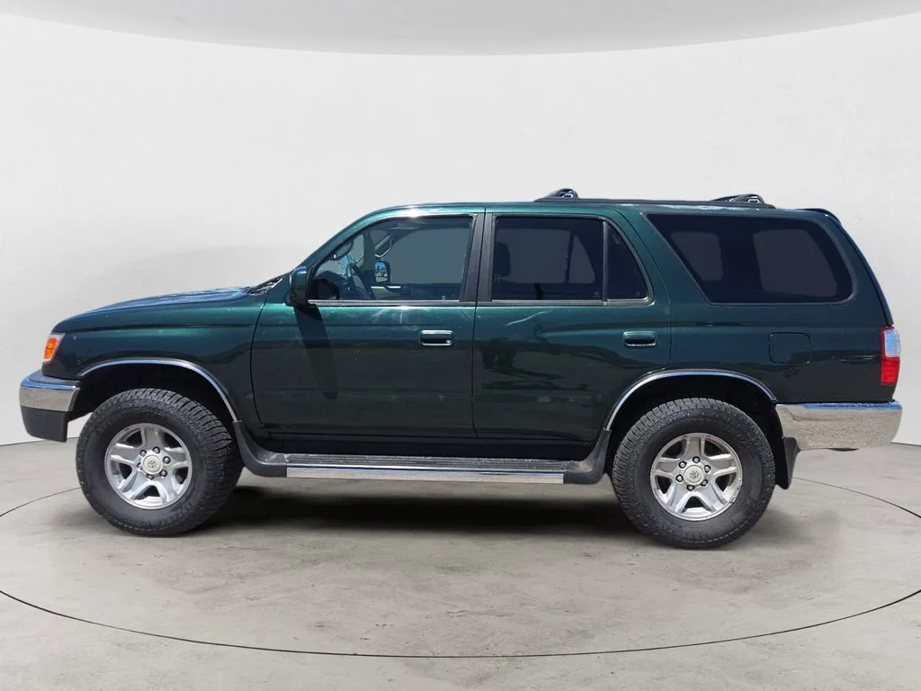 Used 2002 Green Toyota SR5 image 2
