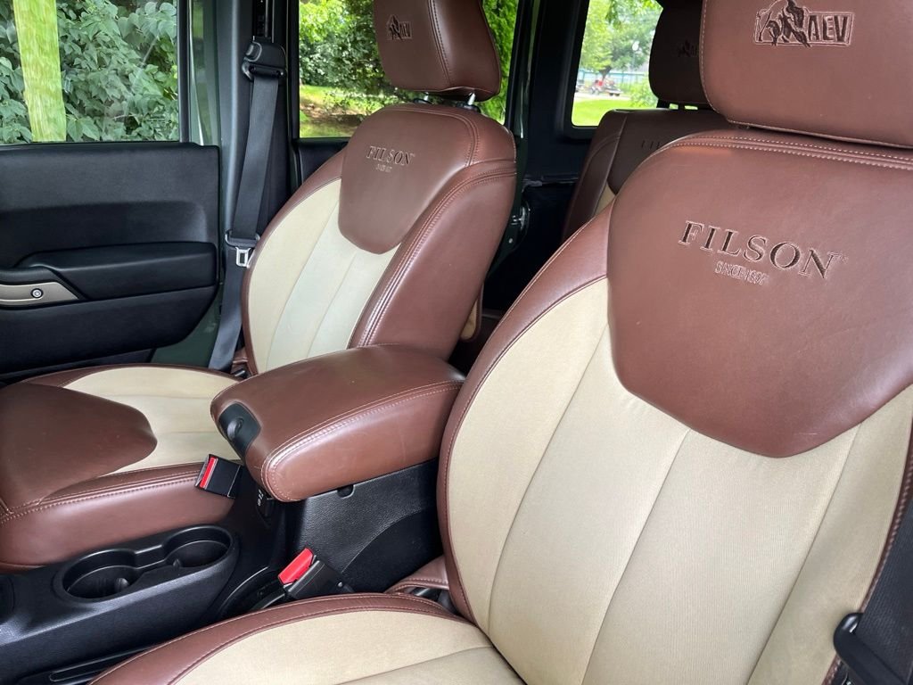 Used 2014 Black Clearcoat Jeep Unlimited Rubicon image 4