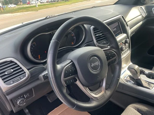 Used 2020 White Jeep Laredo E image 6