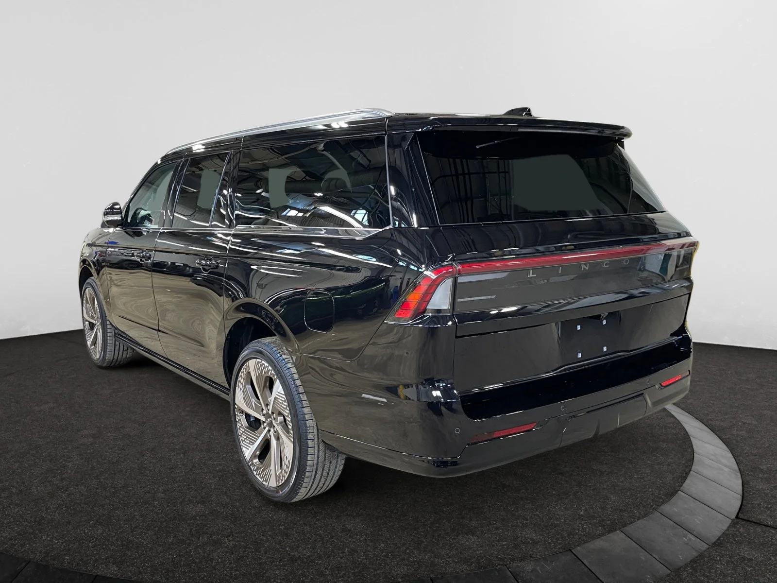 New 2026 Infinite Black Metallic Clearcoat Lincoln Black Label image 3