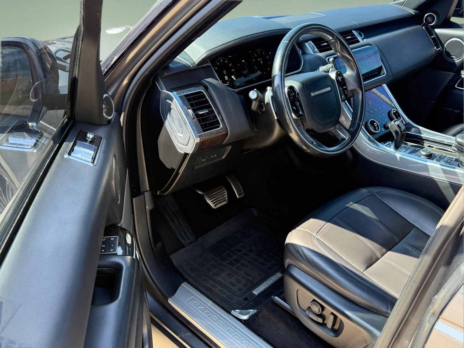 Used 2019  Land Rover Dynamic image 9