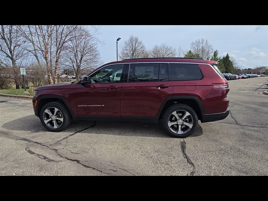 New 2026 Velvet Red Pearl-Coat Exterior Paint Jeep Limited image 5
