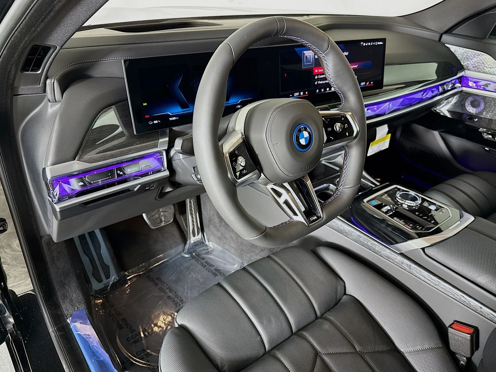 Used 2026 Black Sapphire Metallic BMW M70 image 9