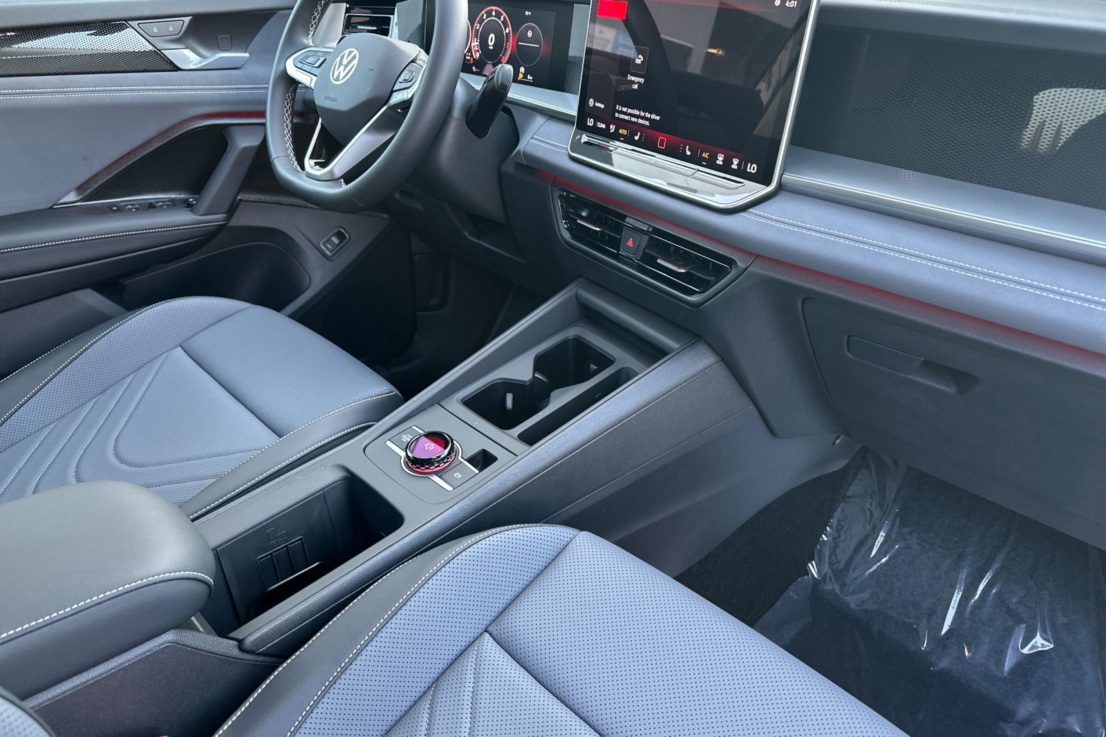 New 2026 Monterey Blue Pearl Volkswagen SE image 16