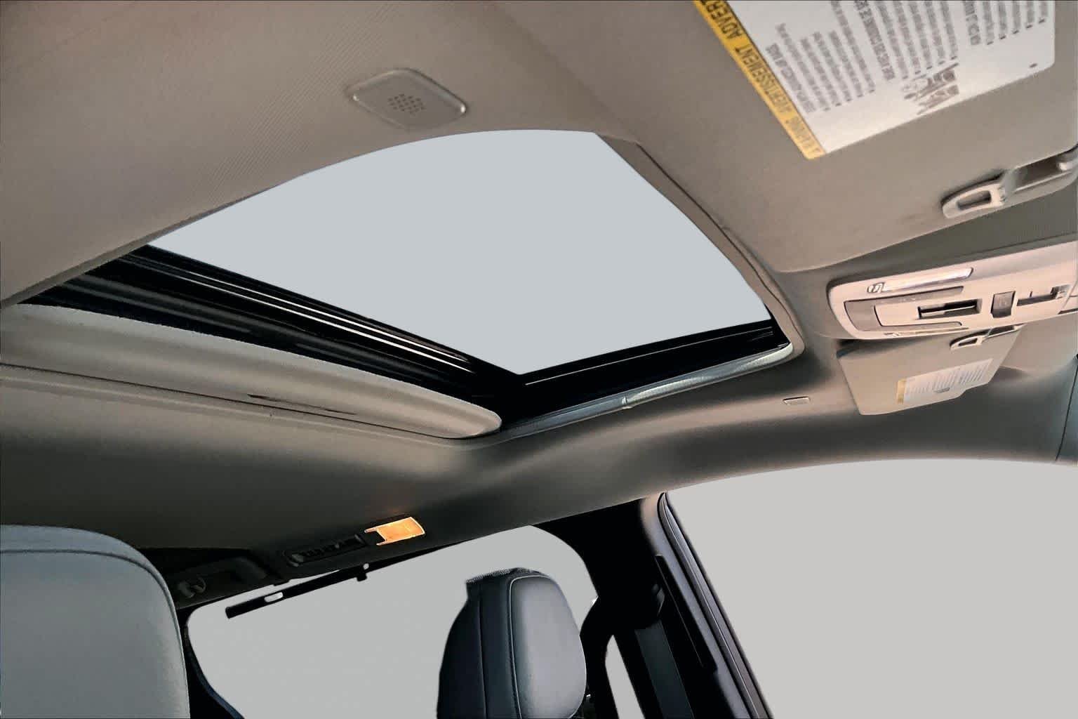 Used 2025 Wind Chill Pearl Toyota XLE image 13