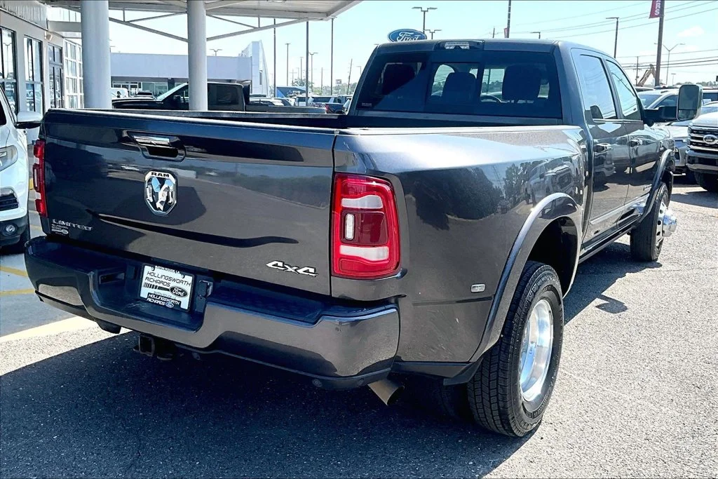 Used 2022 Granite Crystal Clearcoat Metallic Ram Limited image 9