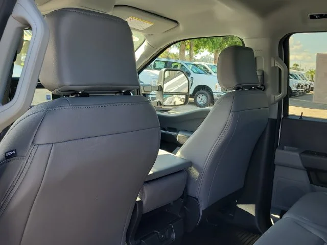 New 2027 Oxford White Ford XL 4WD CREW CAB image 12