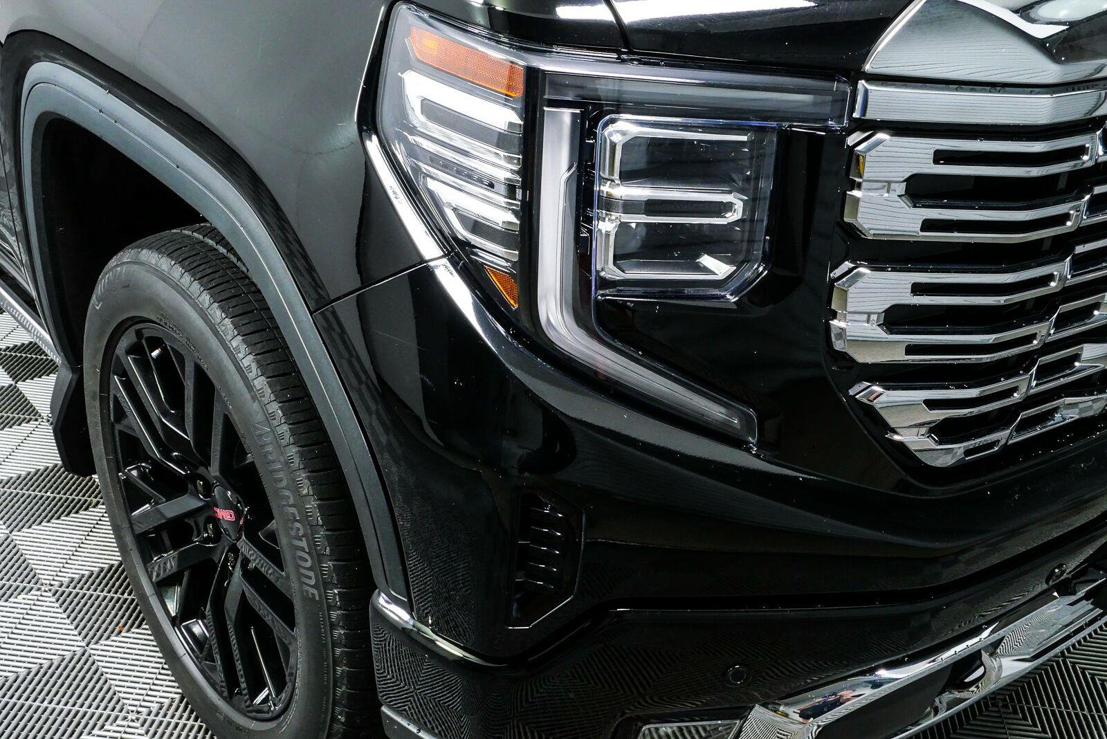 Used 2023 Onyx Black GMC Denali image 35