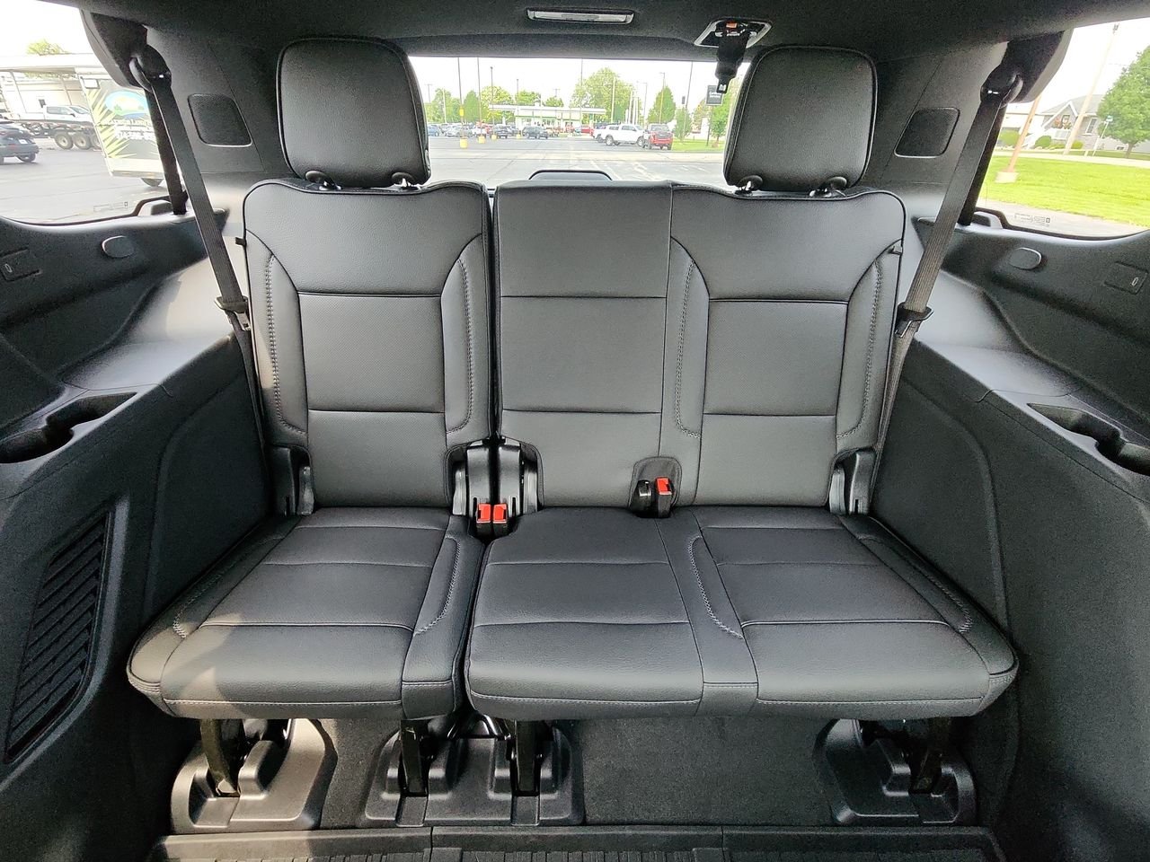 2026 GMC Yukon Denali - Photo 24