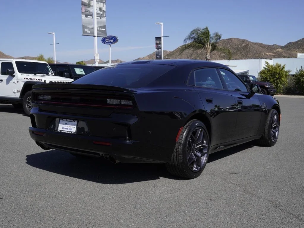 New 2026 Diamond Black Crystal Pearlcoat Dodge R/T Scat Pack image 3