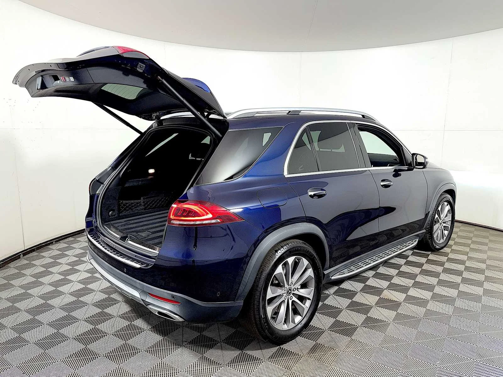 Used 2022 Lunar Blue Metallic Mercedes-Benz GLE 450 image 23