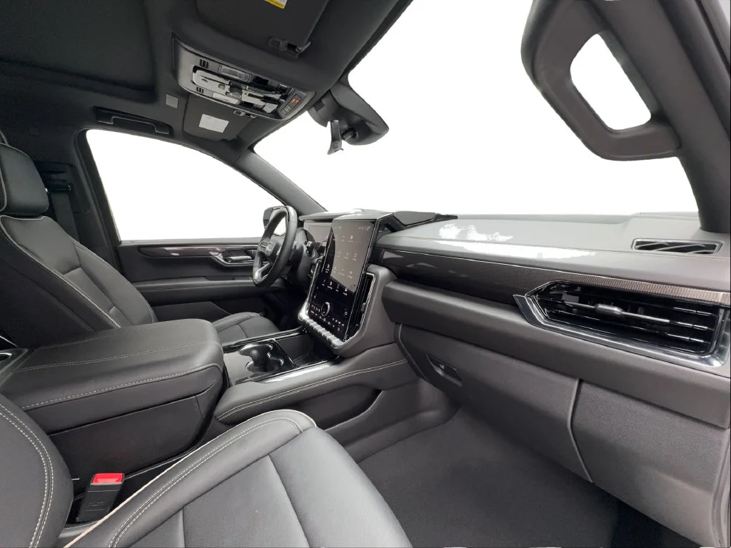 Used 2026 White GMC Elevation image 35