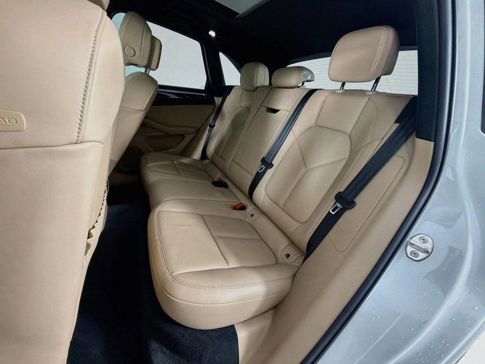 Used 2023 White Porsche  image 22